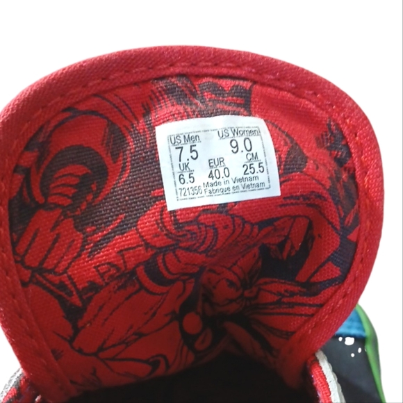 Vans x Marvel Avengers Captain America Sneakers Women's Tennis Shoes size 9 - Picture 11 of 12